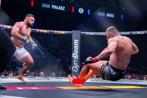 Hromotluk v Oktagonu a kladivo v ruce. Dávejte si na mě bacha, řekl po TKO