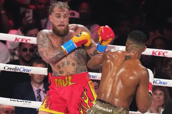 Influencer Paul si troufá na 120kilového obra. Je to hrozný boxer, říká