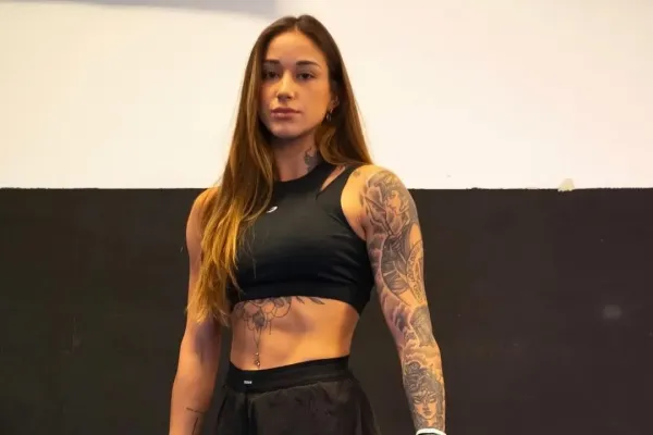 Italská kráska se odvázala. V bikinách ukázala dokonalé křivky