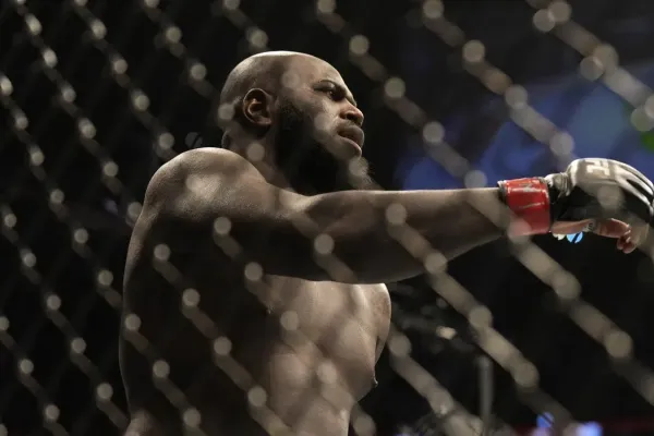 Jairzinho Rozenstruik během hádky pokousal partnerku. Skončil ve vazbě