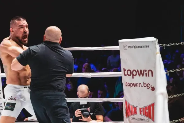 Jako Tyson. Bulharský bojovník ukousl soupeři část ucha