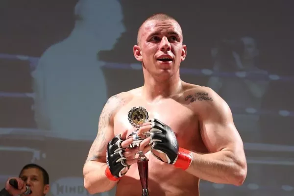 Jako z kriminálky. Bijec MMA pašoval konopí a pět let unikal spravedlnosti