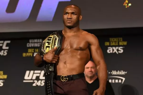 "Je speciální, nejlepší welterová váha všech dob," pěje šéf UFC chválu na Usmana
