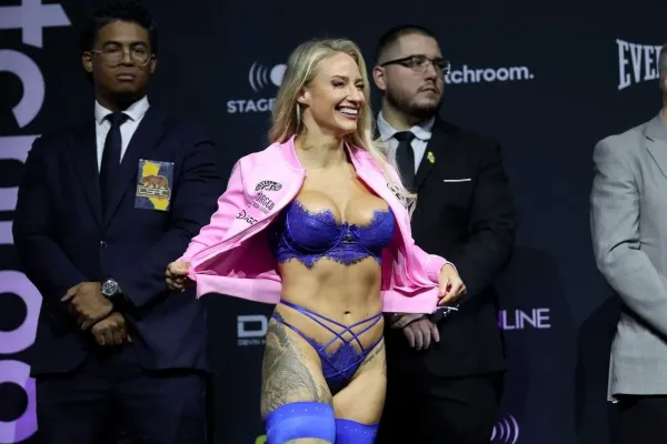 Je zpátky. Boxerka, která budí rozruch