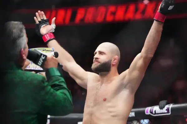 Jiří Procházka přemluvil partnerku. Může zápasit v dubnu, ale pouze pod jednou podmínkou