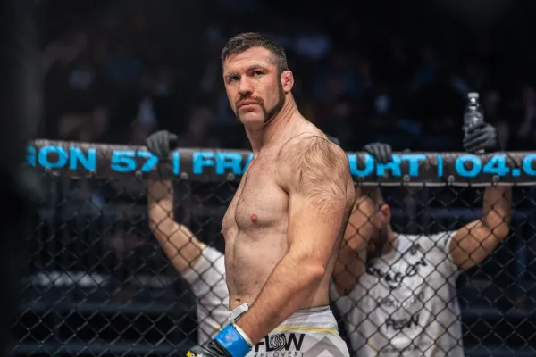 Jsem lepší než všichni tví soupeři v UFC, vysmál se Fleury Budayovi. Slovenský obr mu slíbil rychlý konec