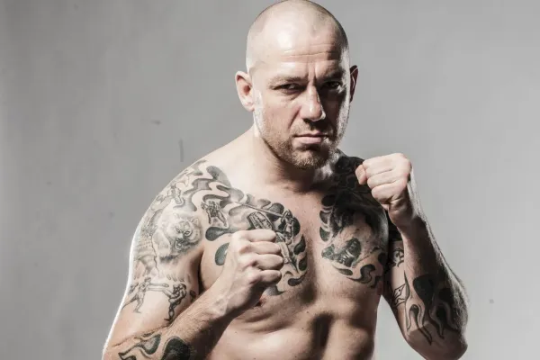 Jsem ochoten vstát z gauče. Chtěl bych jít s panem X. Dojde na souboj Hutník vs. Végh?