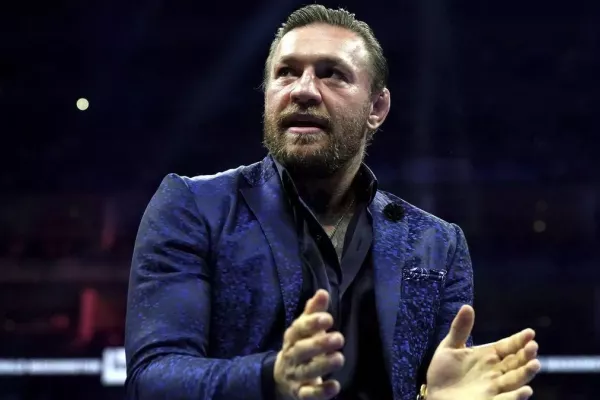 Jsme ve válce! brojí McGregor proti uprchlíkům. Úřady už ho vyšetřují