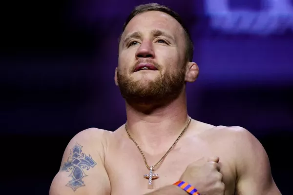 Justin Gaethje se uzavíral před světem a ujížděl na marihuaně. Zachránila ho sexy modelka přes seznamovací aplikaci