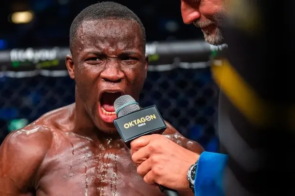 Keita dostal od UFC druhou šanci, čeká ho náročný zápas. V akci bude i Rock