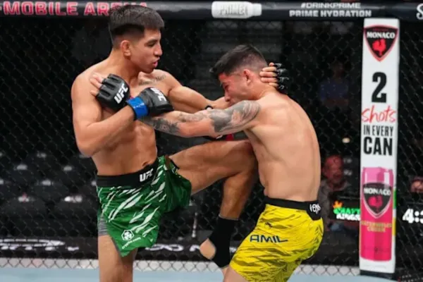 Kombinace jako z videohry. Američan z UFC ukončil soupeře do 26 sekund