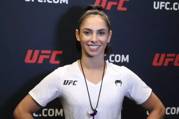 Kráska z UFC dostala padáka