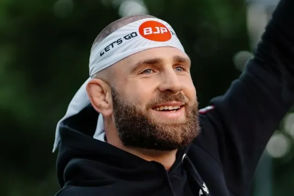 Krásné gesto UFC. Procházka dostal pro dcerku mistrovský pás