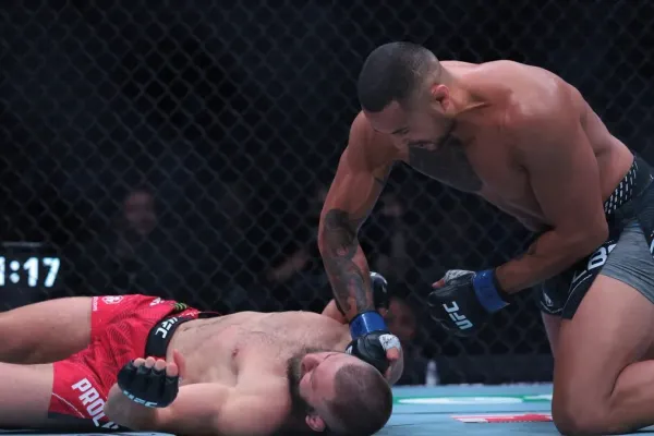 Lekce pro Procházku. Před soupeřem klobouk dolů, říká česká hvězda Oktagonu