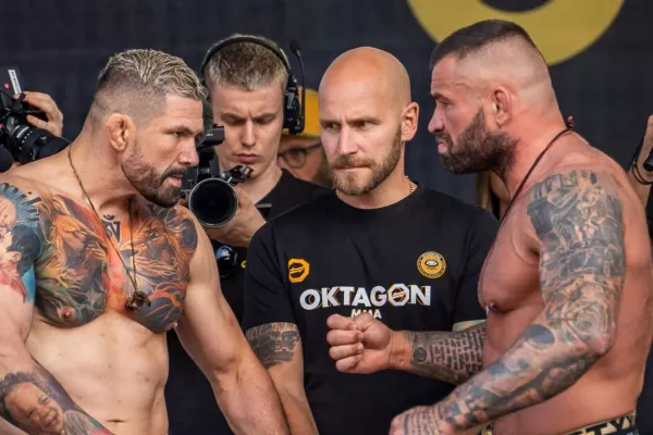 MMA ONLINE: Největší turnaj v Česku odstartoval. Vémolu čeká poslední tanec v kleci