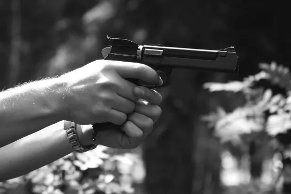 MMA bojovník byl zastřelen v baru