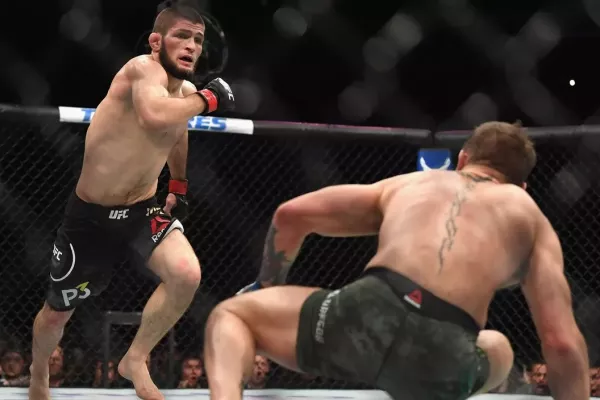 MMA není hra jako fotbal, chtěl jsem někomu vykousnout srdce. Khabib zavzpomínal na zápas s McGregorem