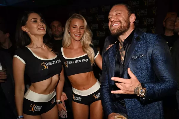 McGregor se podělil o exkluzivní záběry s ring girls