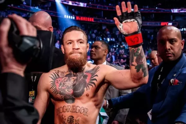 McGregor slaví milník. Pochlubil se hvězdným debutem v MMA