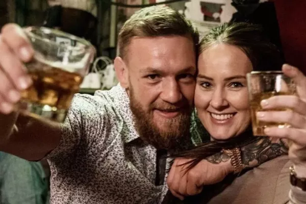 McGregor už není tím, kým býval. Více než sport teď reprezentuje alkohol a drogy, tvrdí neporažený šampion