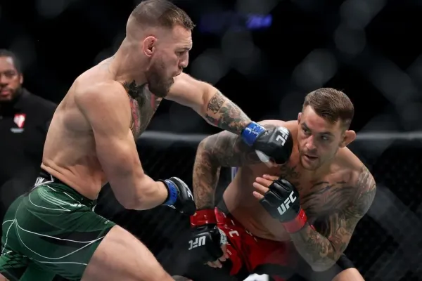 McGregorovi zlomil nohu, teď odchází. UFC se rozloučí s legendou