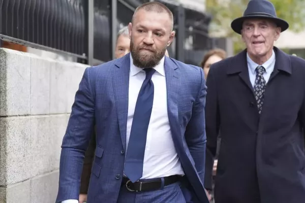 Měl ji spoutat a znásilnit během menstruace. McGregor stojí před soudem