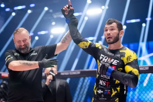 Muradov zazářil a získal luxusní odměnu. Nezastavily ho ani těžké váhy