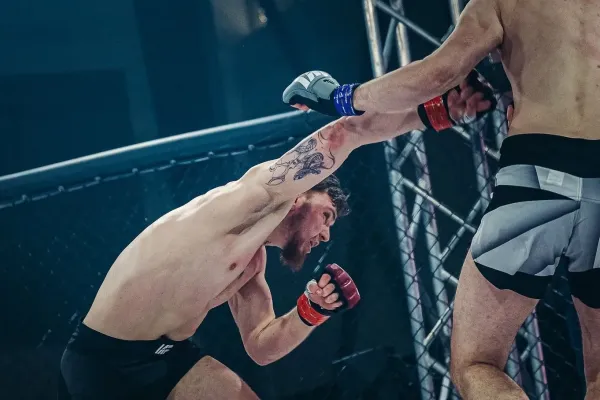 Nadšení z nabídky a premiéra jako hrom. Boj o titul v boxu bez rukavic