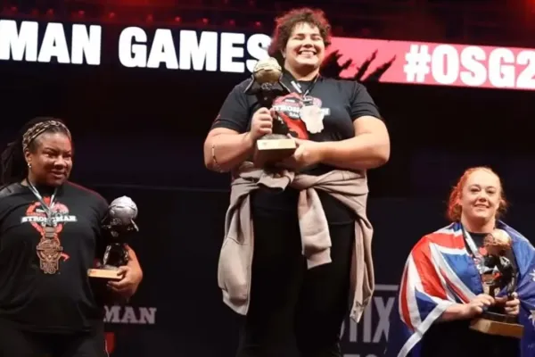 Narodila se jako muž, dominovala mezi ženami. Lhala a byla nečestná, ozvala se soupeřka