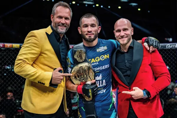 Naštvaný Muradov přišel o zápas. Pravidla se někdy mají porušovat, zní z Oktagonu