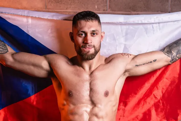 Nejlepších pět minut letošního roku, křičel Novotný během zápasu českého válečníka