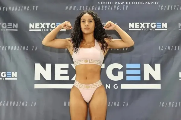 Nejprve odvážná show na váze, pak demolice v ringu