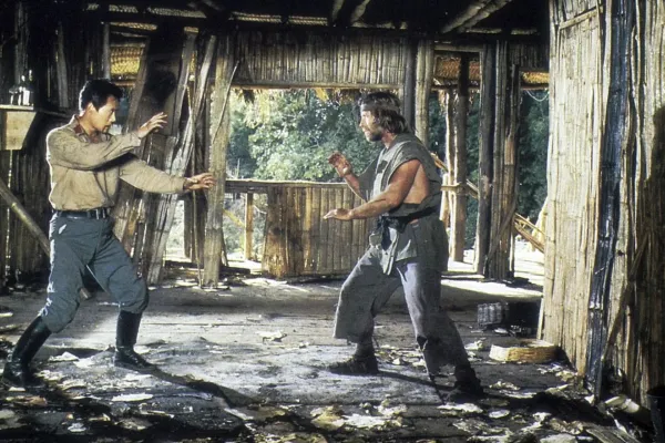 Nestárnu. Posouvám se na vyšší úroveň. Legendární Norris ukázal fyzičku v 86 letech