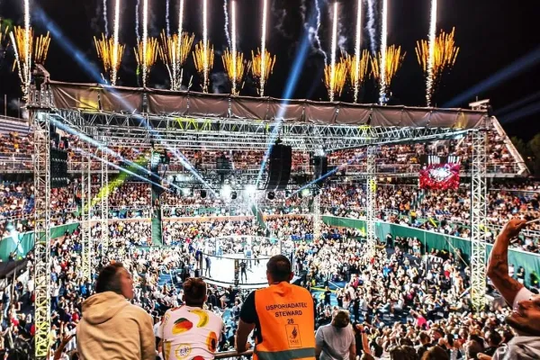 Novotný se vynořil z bazénu a ohlásil turnaj na Štvanici. Bude letní party
