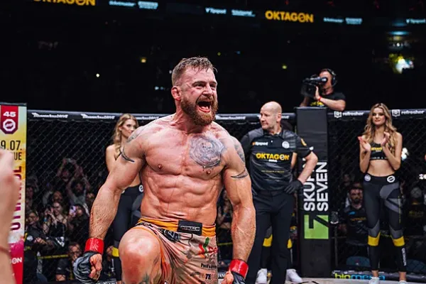 ONLINE: Oktagon v O2 areně: dva titulové zápasy i Kinclův návrat