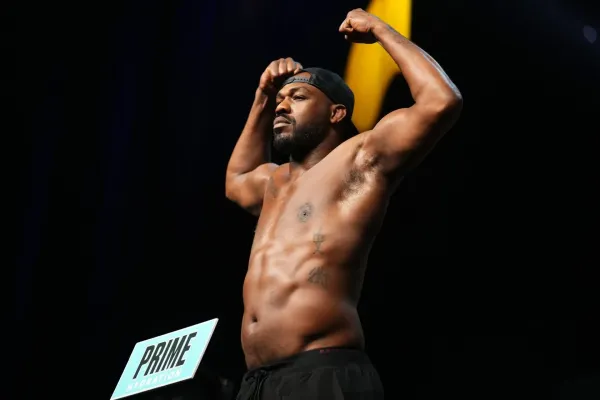 Obava o rivala? Legenda UFC nechce, aby Jones skončil jako McGregor