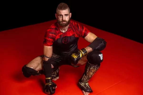 Obavy o Procházkův souboj v UFC. Požáry v Los Angeles sílí