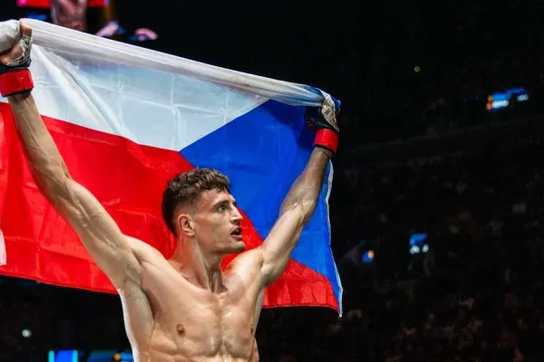 Odchod z Oktagonu? Trenér promluvil o budoucnosti Matěje Peňáz