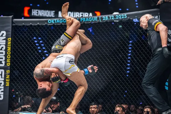 Oktagon má nového krále. Došlo i na kuriózní ukončení, které obletělo internet