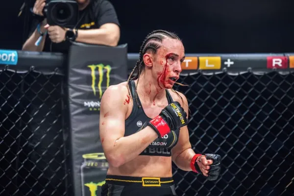 Oktagon má nového šampiona. Z Češky tekla krev, přesto urvala výhru