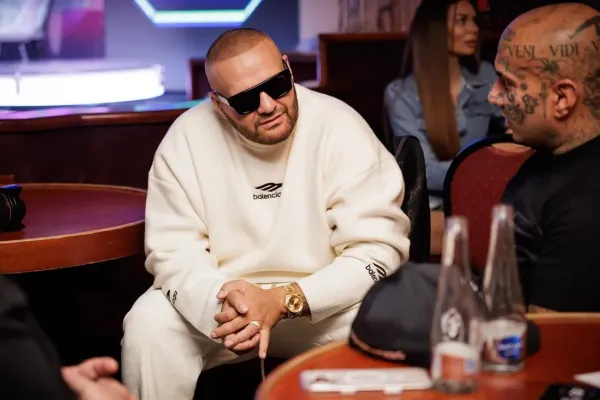 Ondřej Novotný nás ponižoval, postěžoval si Rytmus