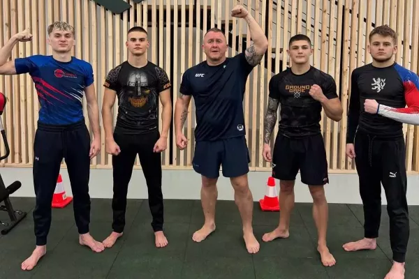 Osmnáct českých MMA nadějí na ME. Nepřijeli jsme se zúčastnit, jdeme pro placky, říká trenér