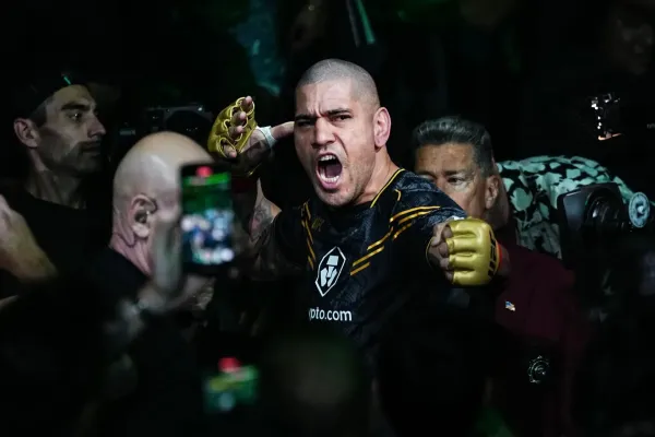 Pereira ukázal děsivou vizáž. Před titulovým bojem se stal noční můrou