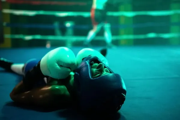 Po K.O. bojovala o život. Mladá boxerka se probrala z umělého spánku