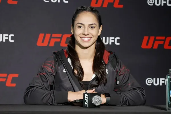 Po konci v UFC opět září. Jedna z nejkrásnějších bojovnic slaví velkou výhru