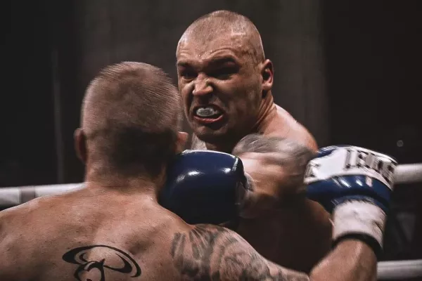 Porazil Tysona, prohrál s Kličkem. Teď bude těžká váha boxovat v Plzni