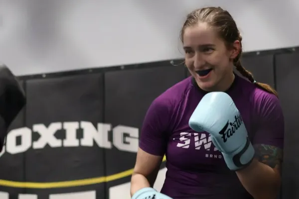 Praha žasla. Kopačka na hlavu a zápasnice šla k zemi