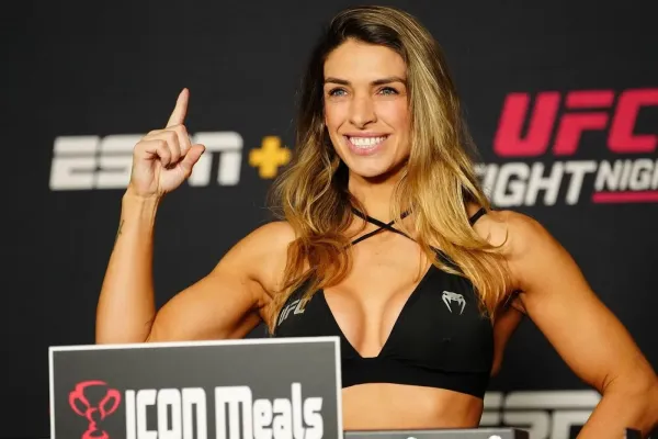 Příspěvek z ložnice odzbrojil fanoušky. Šampionka UFC zazářila