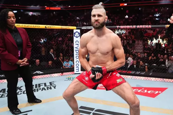 Procházka pálí do konkurentů v UFC. Nepředvedli jste vůbec nic, vzkazuje