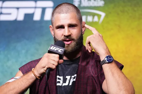 Procházka popsal své shazování a legenda UFC se nestačila divit